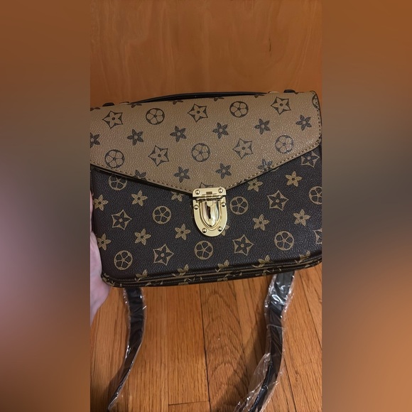 Fashion Crossbody Bag NWOT - Picture 4 of 7